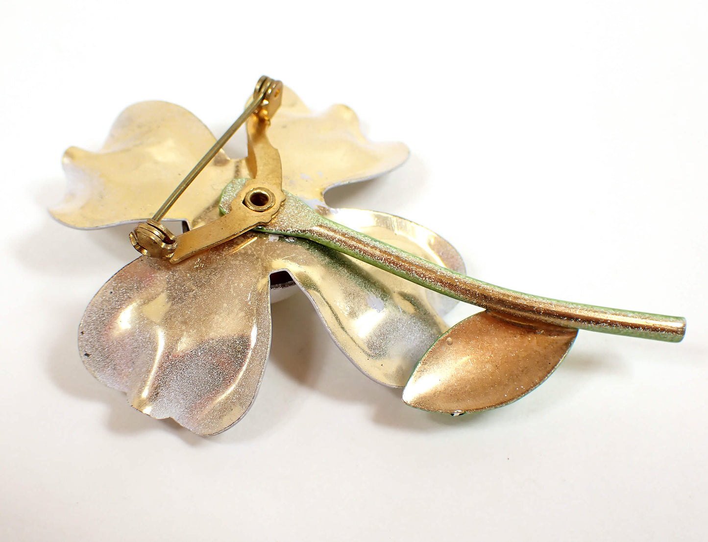 Gray Enameled Flower Mid Century Vintage Brooch Pin