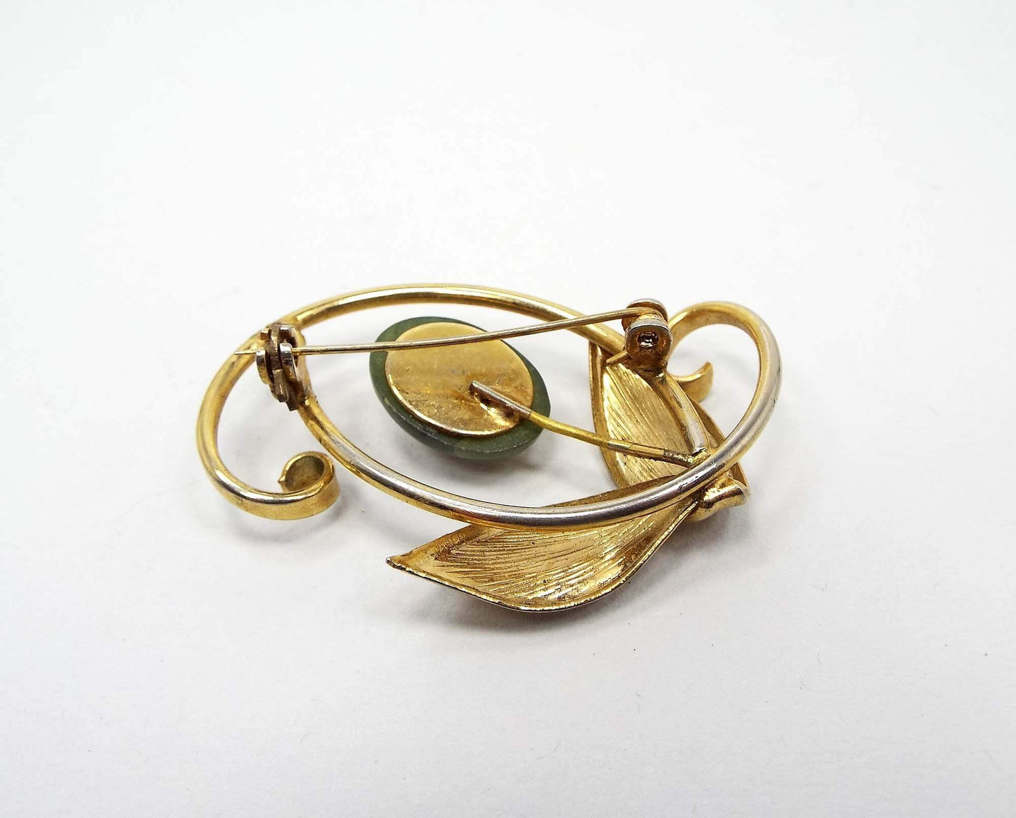 Green Jade Gemstone Vintage Flower Brooch Pin
