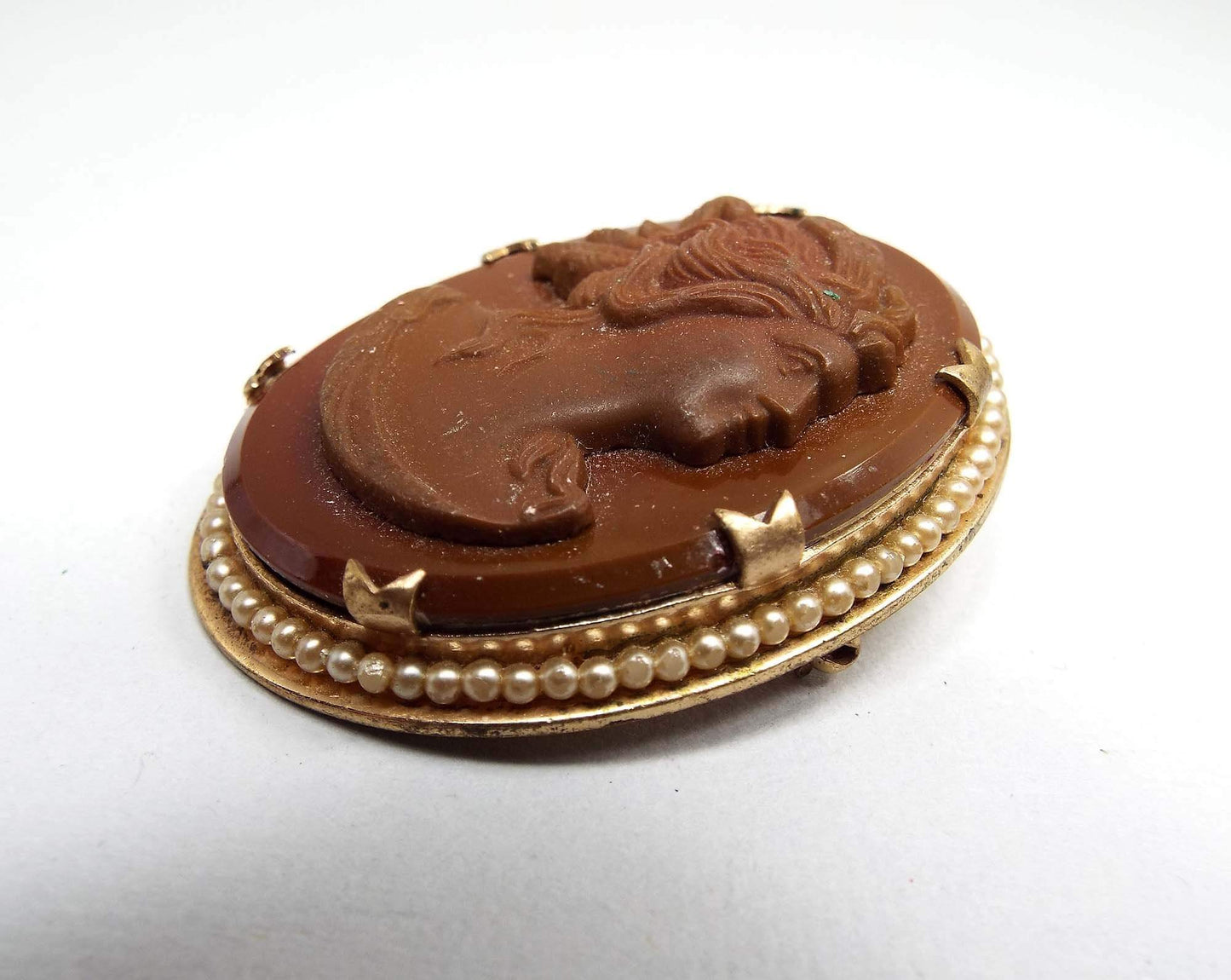 Brown Jasperware and Glass Vintage Cameo Brooch Pin with Faux Pearls