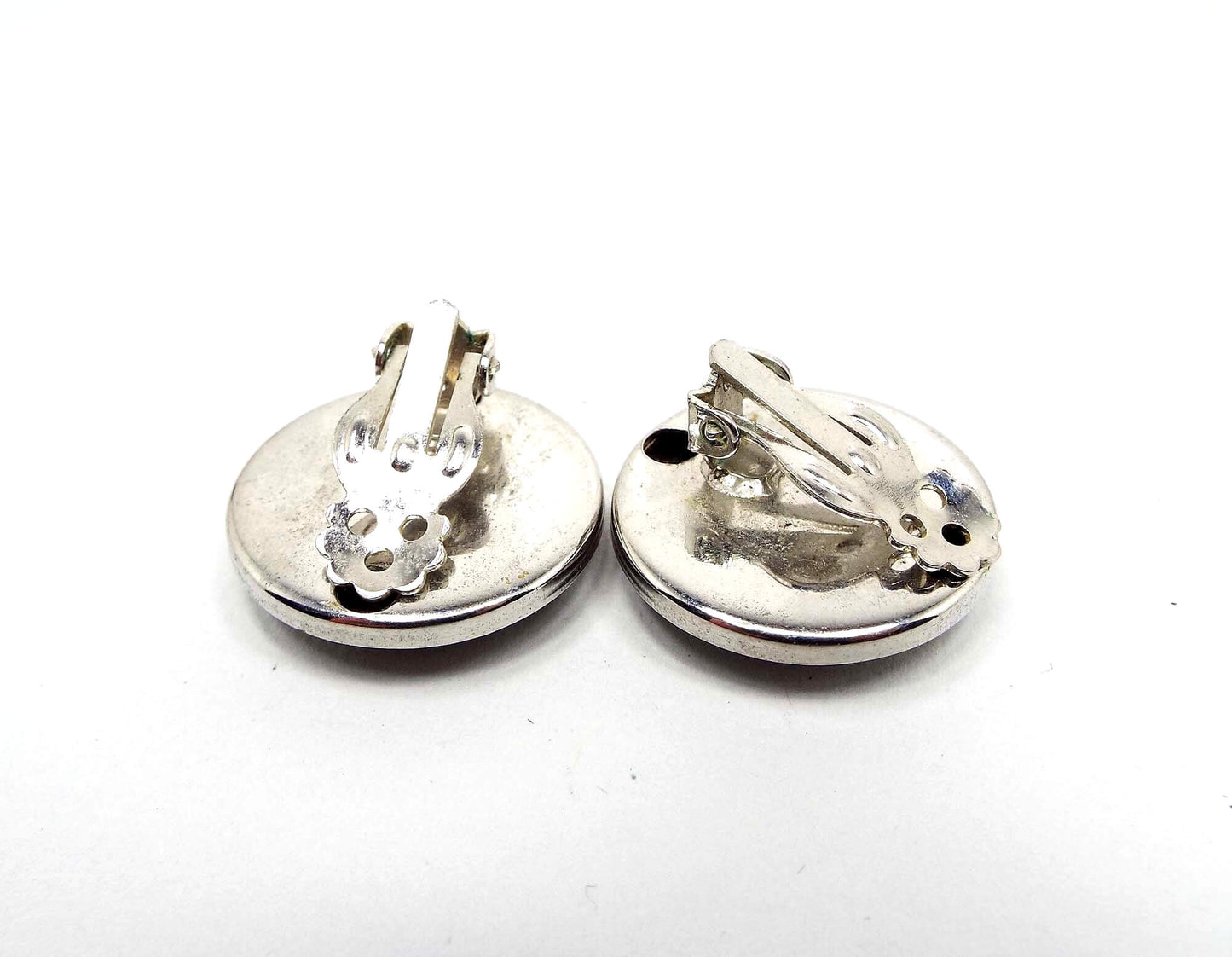 Round Stamped Leaf Vintage Clip on Earrings