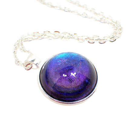 Handmade Color Shift Blue Purple Resin Round Pendant Necklace, Silver Plated, Unisex Jewelry