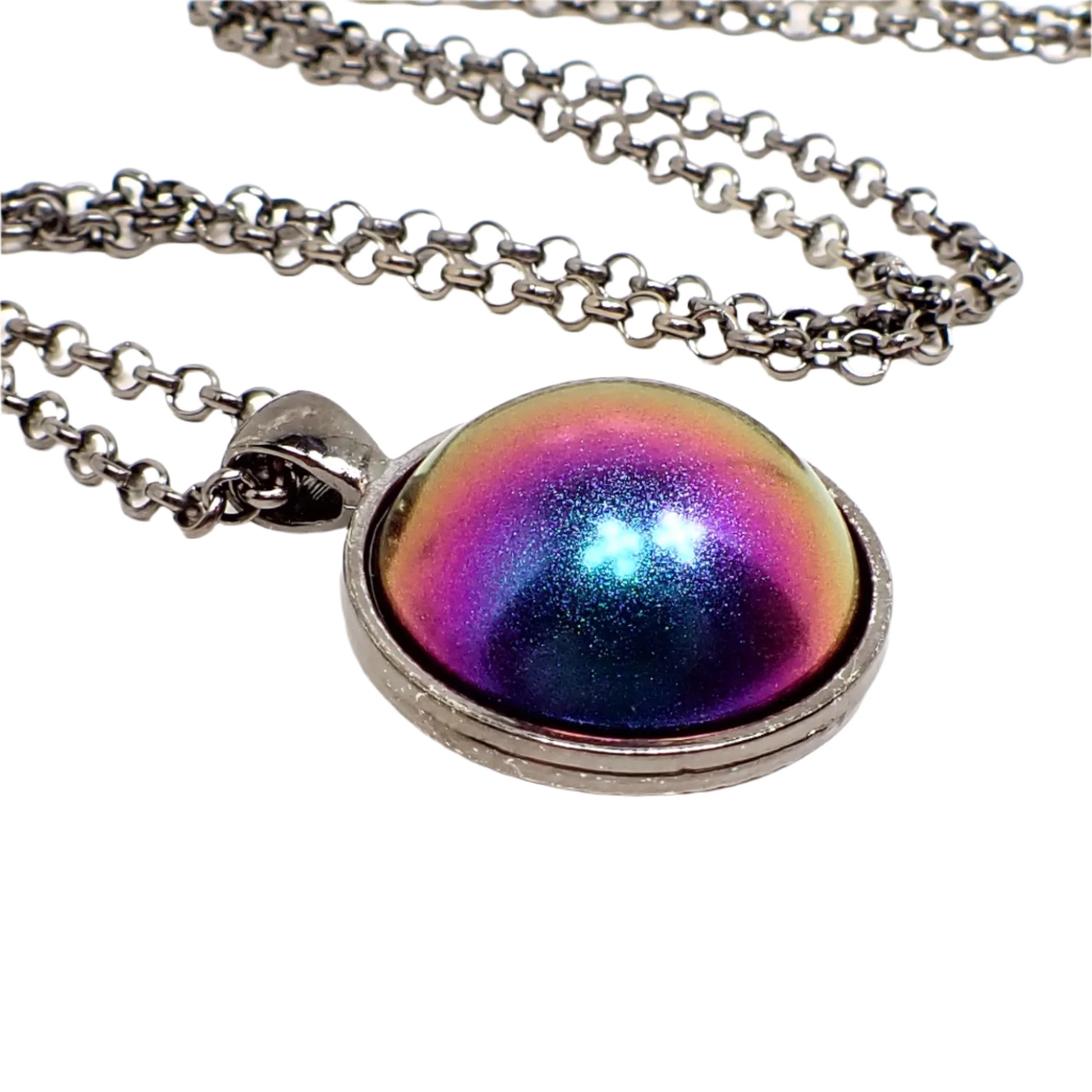 Another close up view of the pendant showing how the colors look depending on how the light is hitting it.