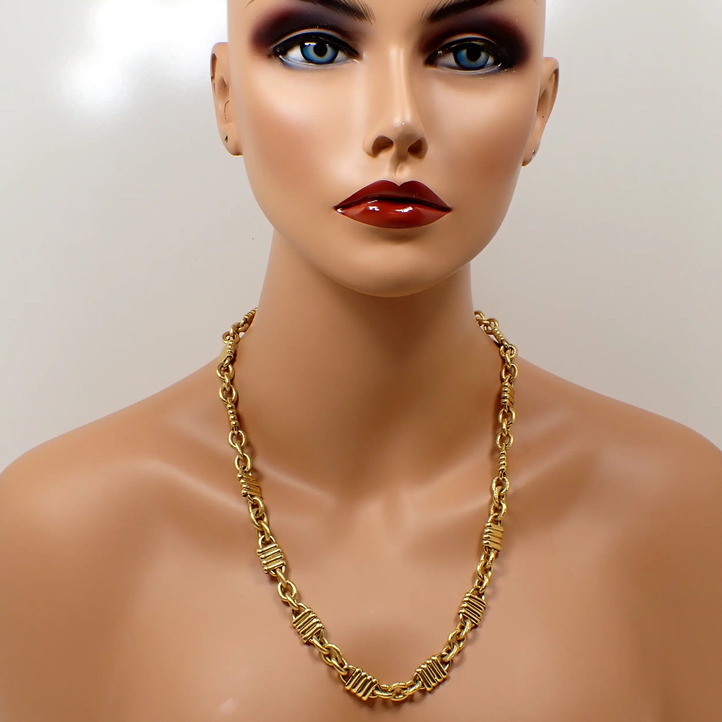 Trifari Heavy Fancy Link Retro Vintage Chain Necklace, Gold Tone Plated