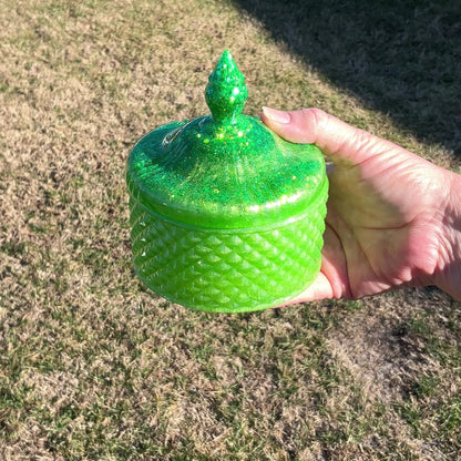 Handmade Pearly Lime Green Trinket Box Candy Dish with Iridescent Glitter video showing how the glitter sparkles in the light.