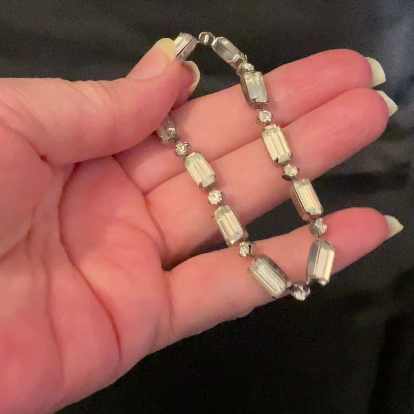1950's Baguette and Round Vintage Rhinestone Bracelet video showing how the rhinestones sparkle in the light.