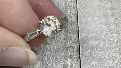 Video of the retro vintage sterling silver cubic zirconia ring. The video shows how the CZ stones sparkle.