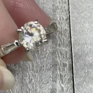 Video of the retro vintage sterling silver cubic zirconia ring. The video shows how the CZ stones sparkle.