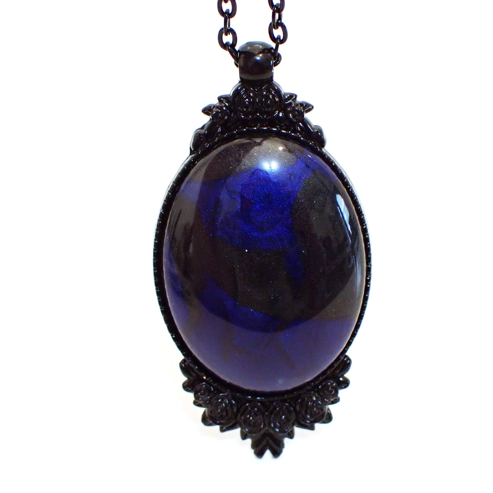 1928 Jewelry Company Collar con colgante de llave de esqueleto de perla de imitación vintage
