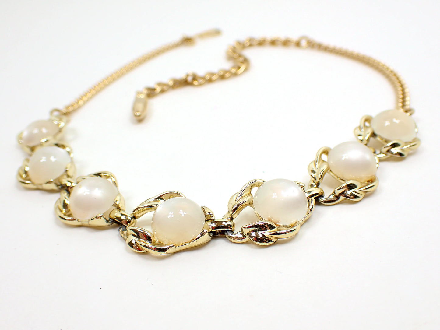 Mid Century Off White Moonglow Lucite Vintage Link Choker Necklace