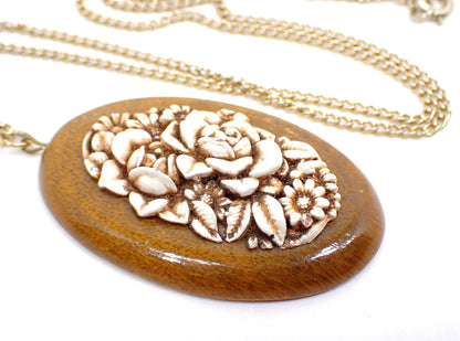 Plastic Floral Cameo and Wood Retro Vintage Pendant Necklace