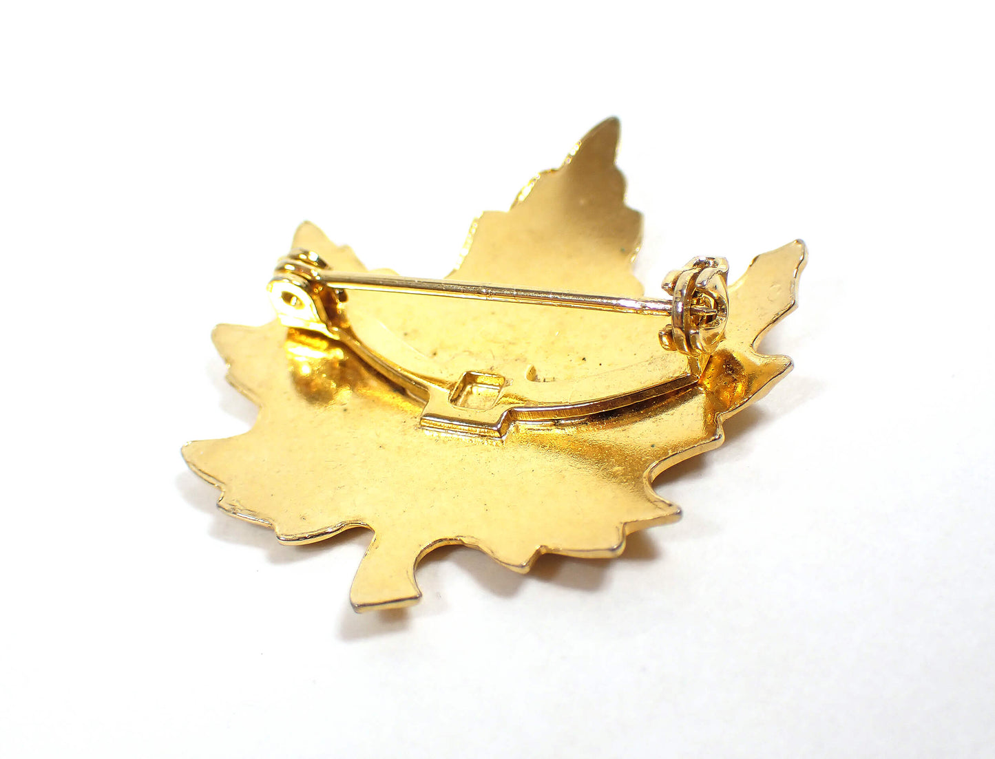 Retro Vintage Maple Leaf Brooch Pin