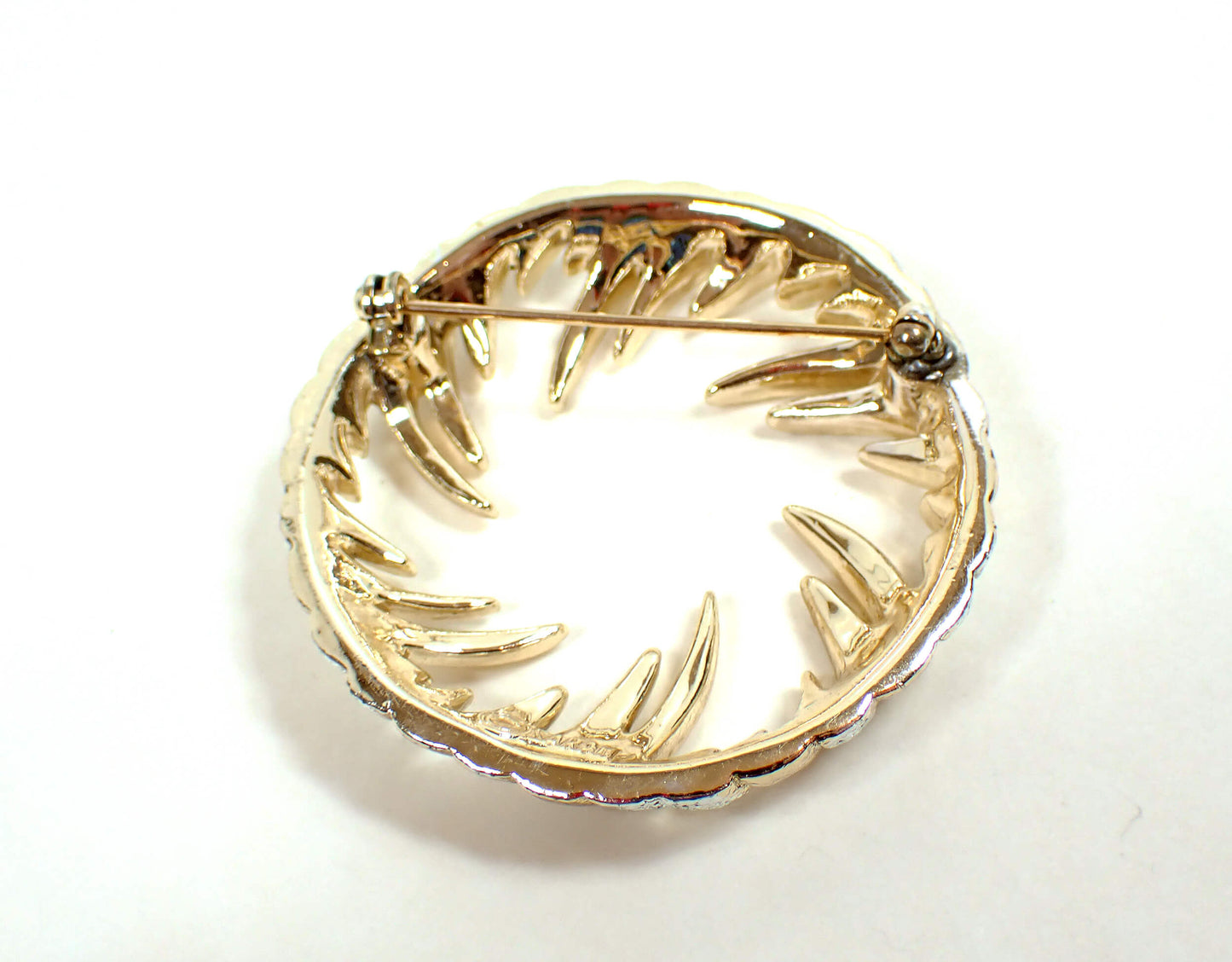 Sarah Coventry Two Tone Round Retro Vintage Brooch Pin