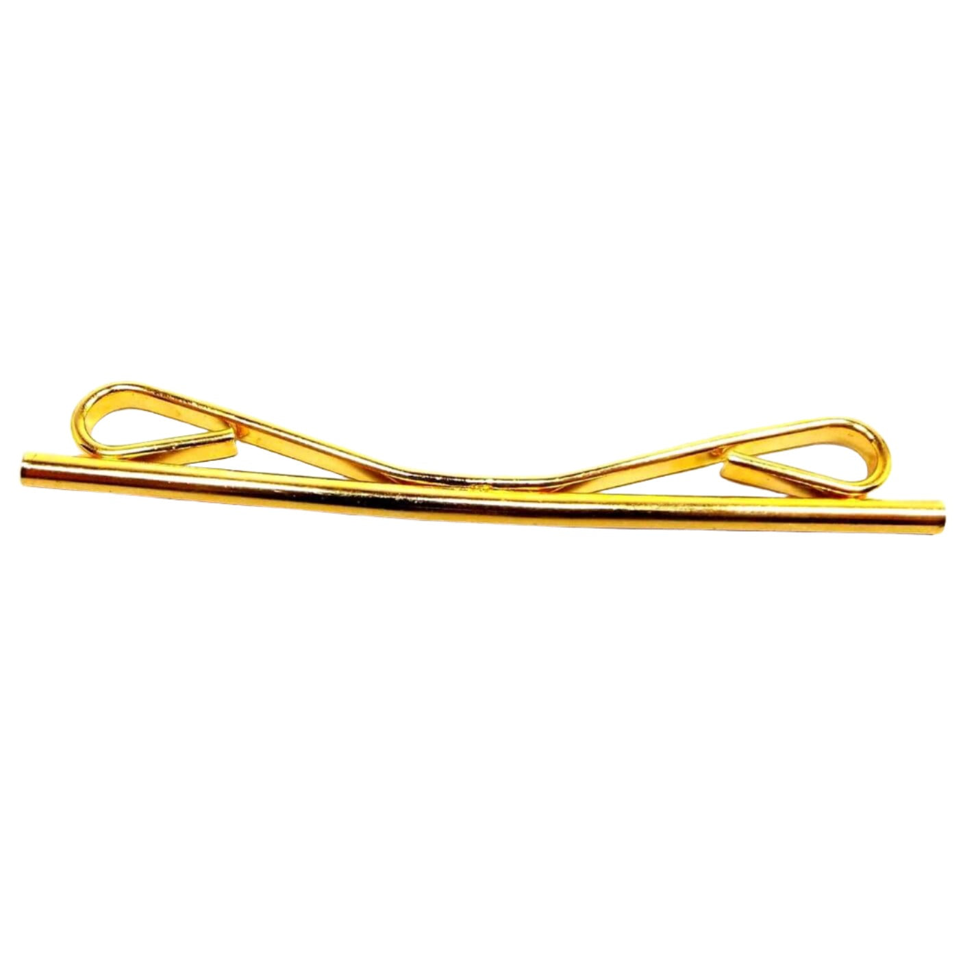 Front view of the retro vintage collar clip. It is gold tone in color and has an almost straight slightly curved bar on the front.
