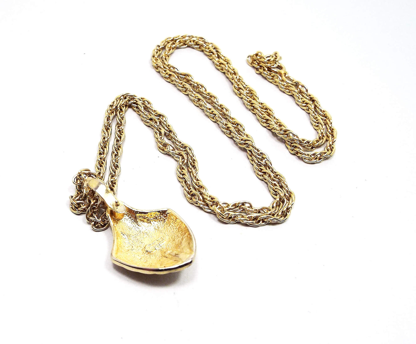 TAT Rhinestone Shell Shaped Vintage Pendant Necklace