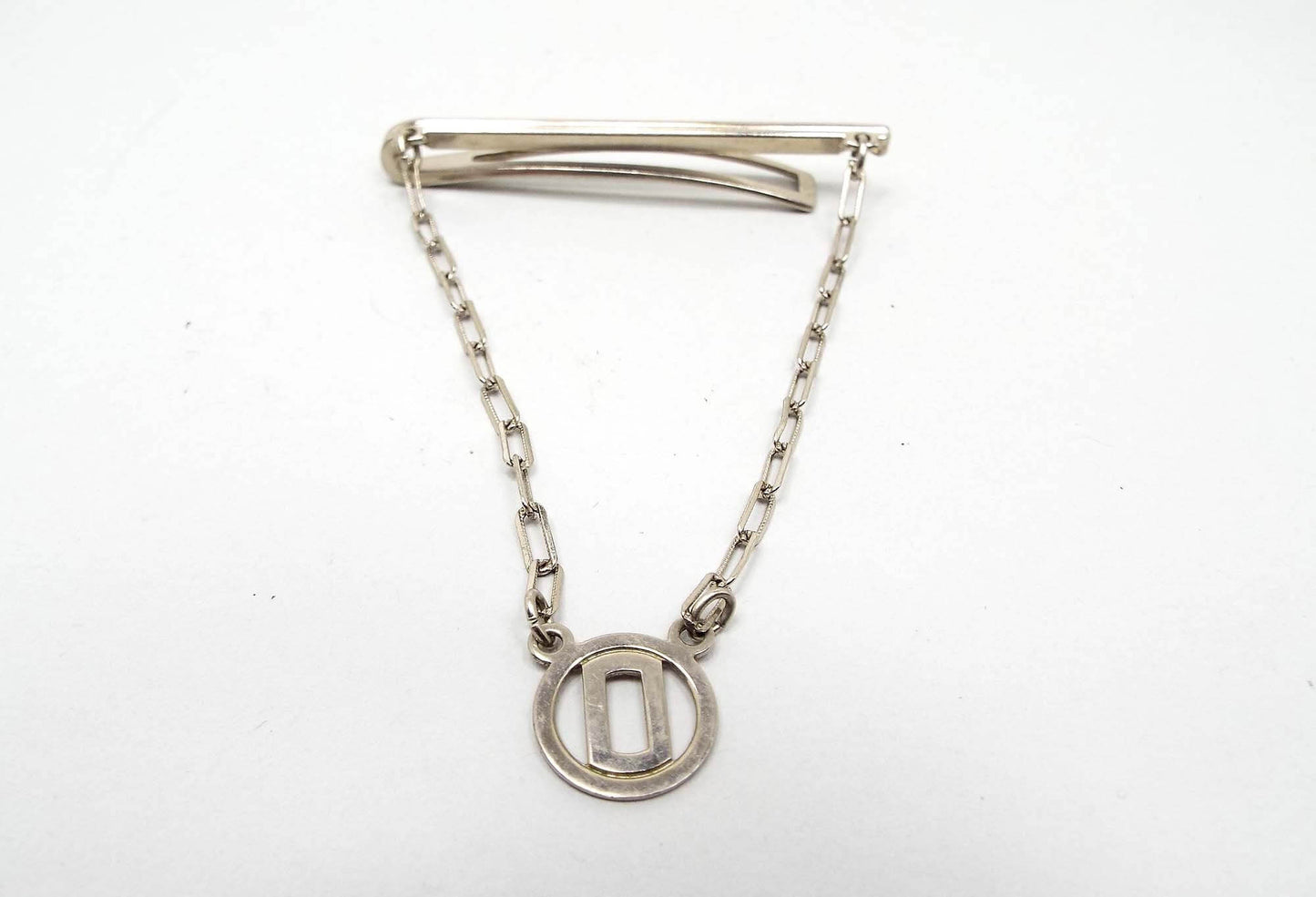 Letter Initial O Vintage Tie Chain Bar