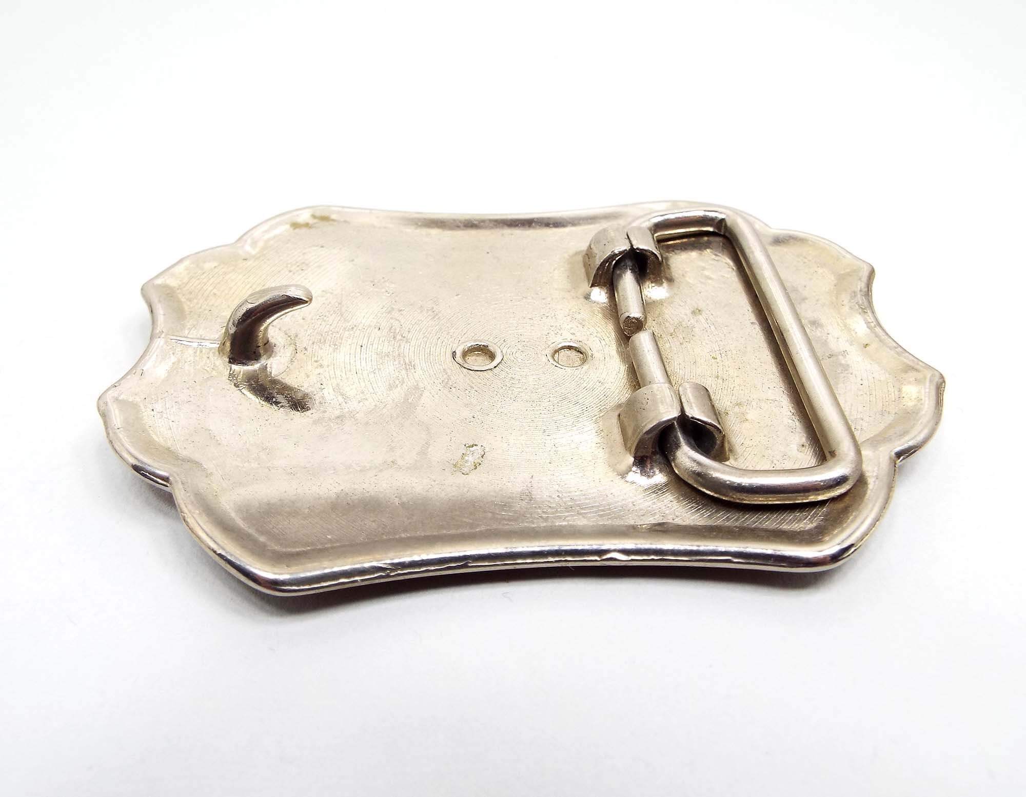 Hebilla de cinturón vintage con diseño de hoja grabada y en relieve