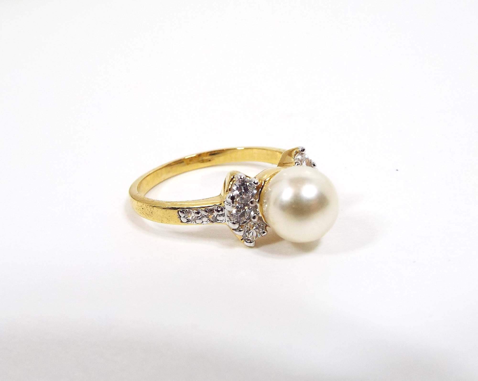 Anillo de cóctel vintage Edco con perlas de imitación y diamantes de imitación