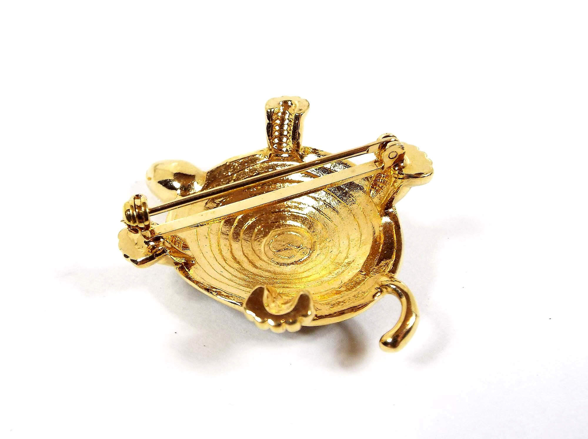 Broche de tortuga vintage esmaltado en negro con ojos de diamantes de imitación
