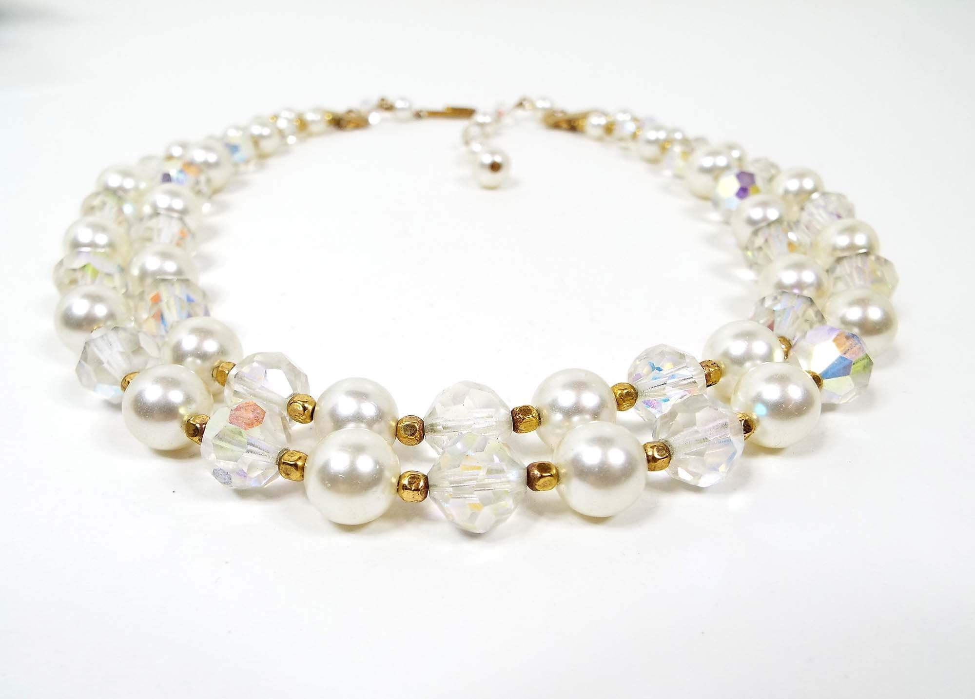 Collar vintage de varias hebras de perlas sintéticas y cristal AB