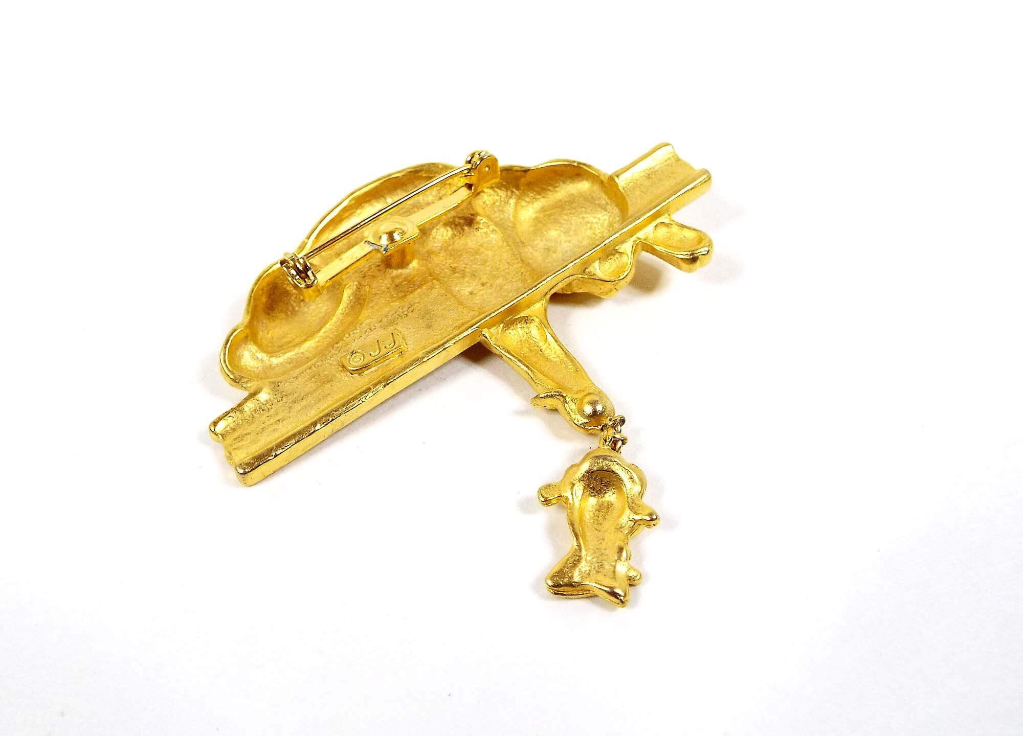 Retro 1980's JJ Gold Tone Cat and Mouse Vintage Brooch Pin