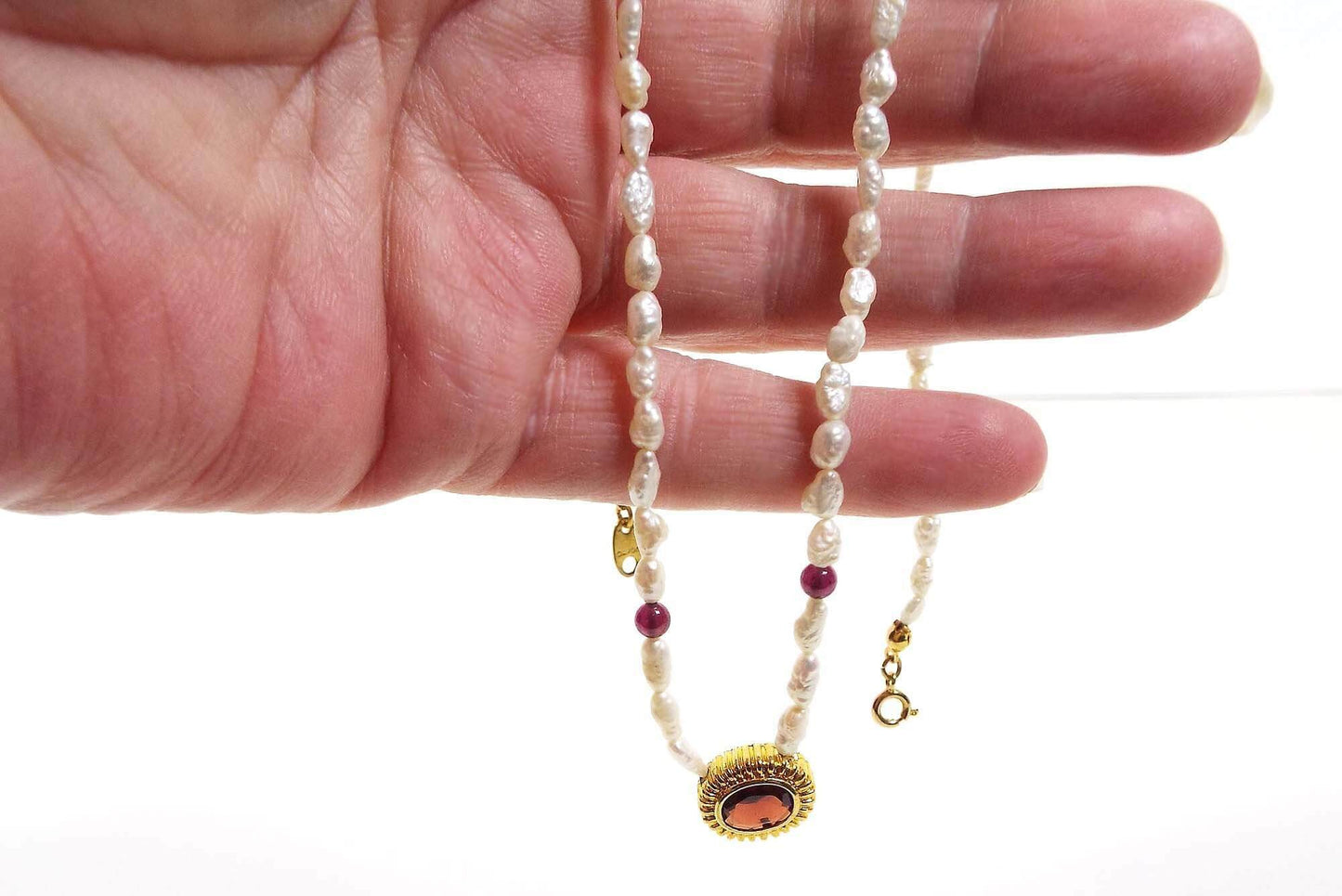 Avon Garnet and Freshwater Pearl Beaded Vintage Pendant Necklace