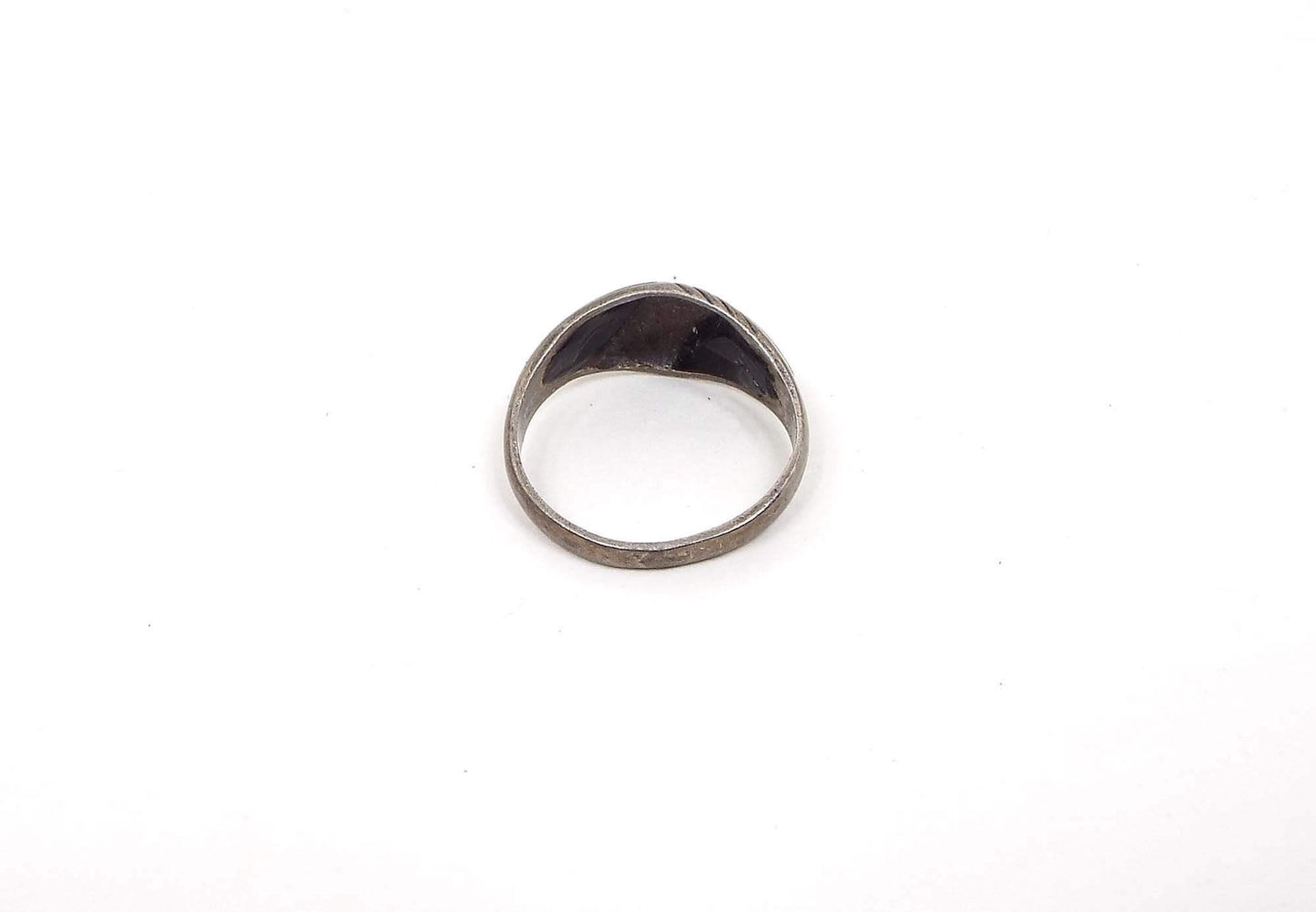 Sterling Silver Vintage Shrimp Style Band Ring with Inlaid Onyx