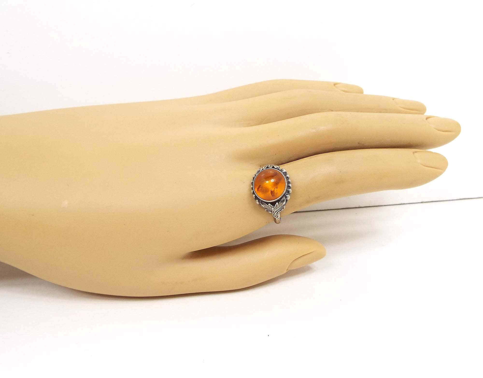 Anillo de cúpula de ámbar vintage de plata esterlina